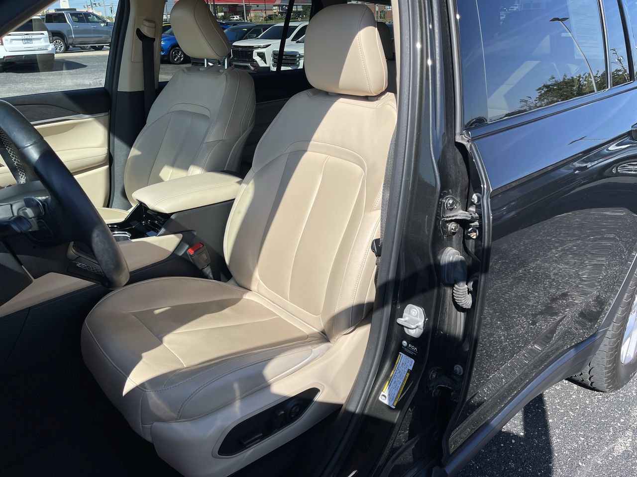Used 2022 Jeep Grand Cherokee L Limited AWD/4WD image 19