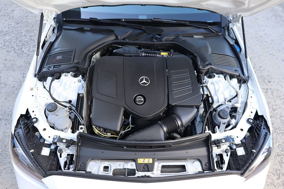 Used 2025 Mercedes-Benz C 300 Sedan image 63
