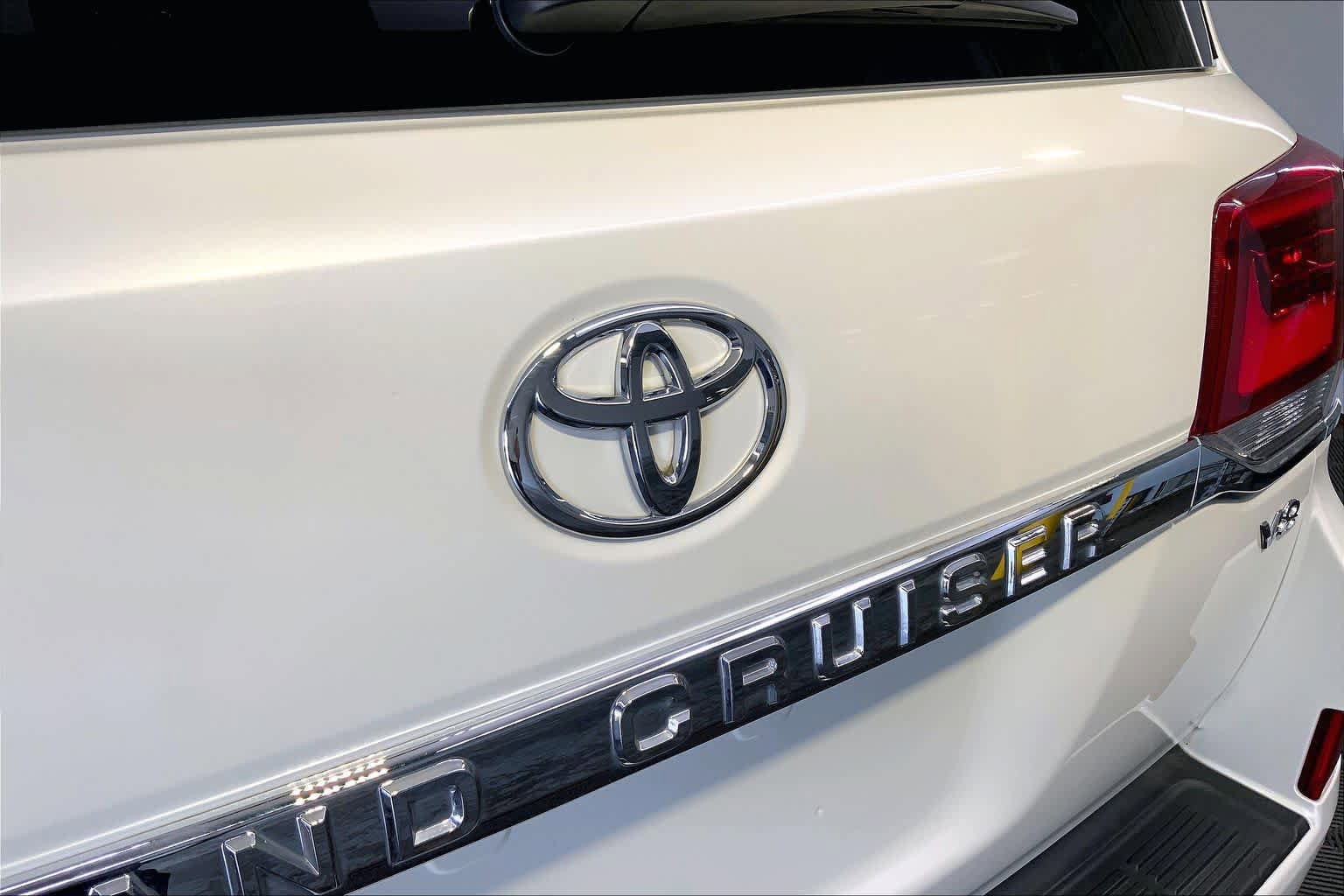 Used 2019 Toyota Land Cruiser AWD/4WD image 33