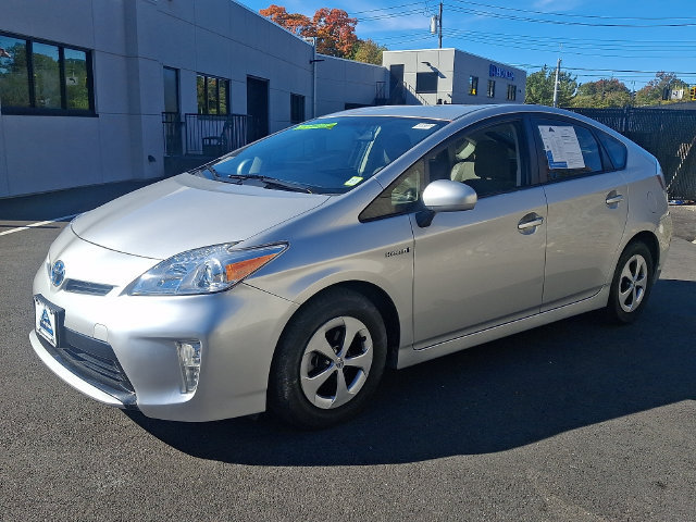 Used 2015 Toyota Prius Three FWD image 2