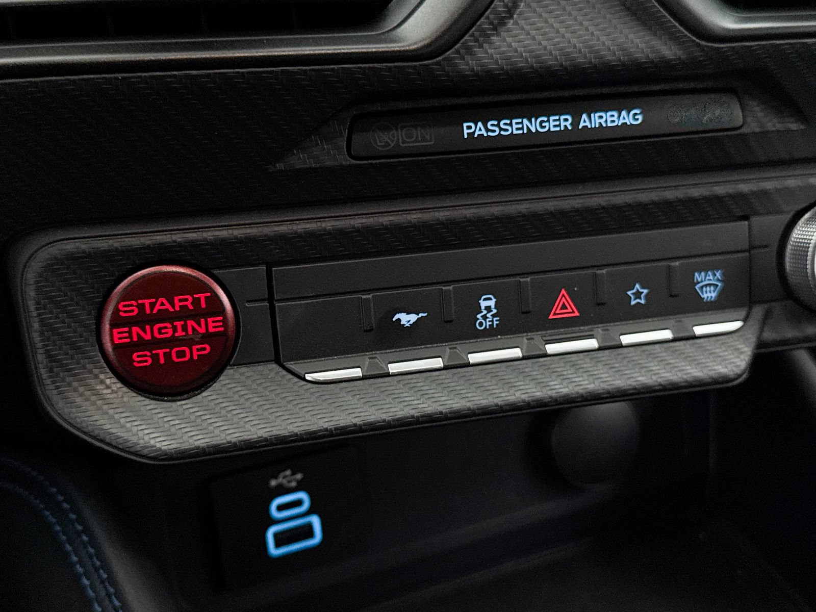 Used 2025 Ford Mustang Dark Horse RWD image 9