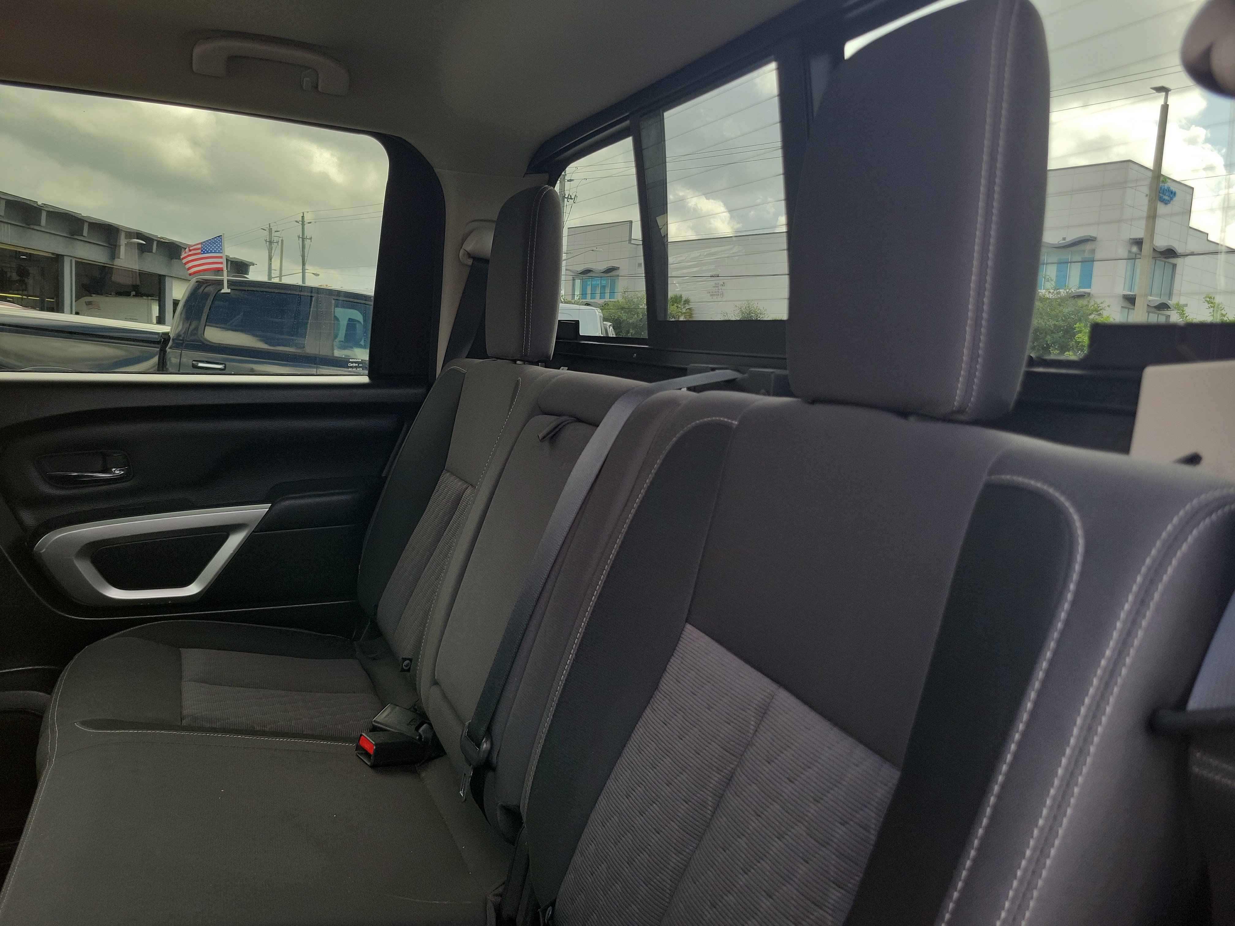 Used 2021 Nissan Titan SV w/ SV Convenience Package AWD/4WD image 14