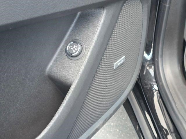 Certified 2023 Chevrolet Traverse Premier w/ Redline Edition image 12