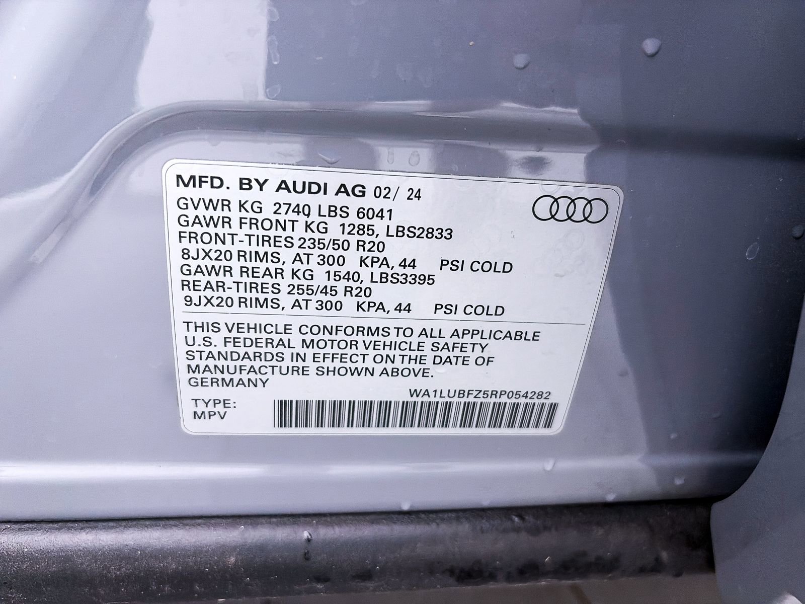 Used 2024 Audi Q4 e-tron Premium Plus w/ Premium Plus AWD/4WD image 34