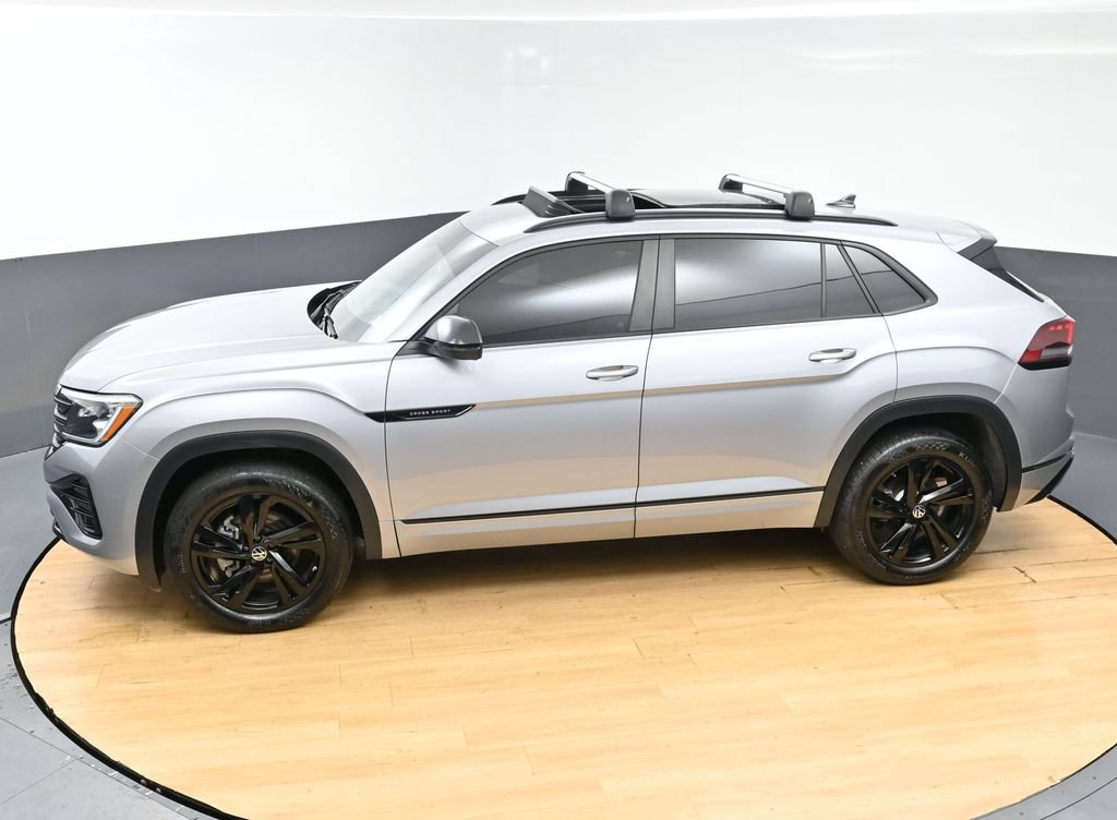 Used 2025 Volkswagen Atlas Cross Sport SEL R-Line AWD/4WD image 46
