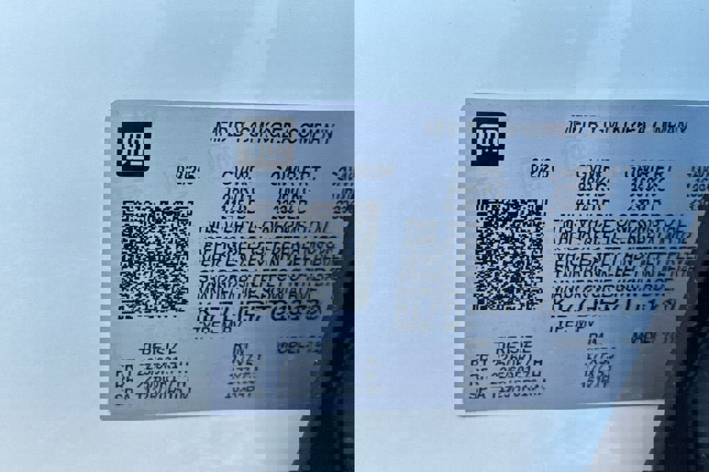 New 2026 Chevrolet Trax LT w/ Sunroof Package image 28