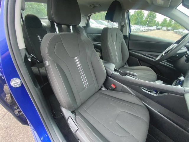 Used 2023 Hyundai Elantra SEL FWD image 25