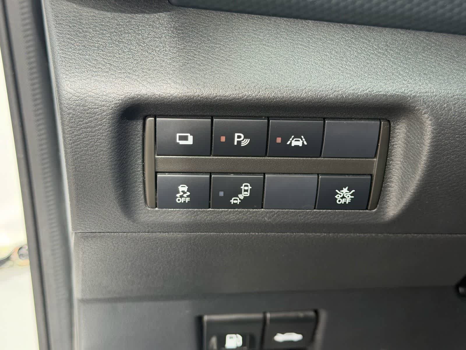 Used 2021 Nissan Kicks S image 17