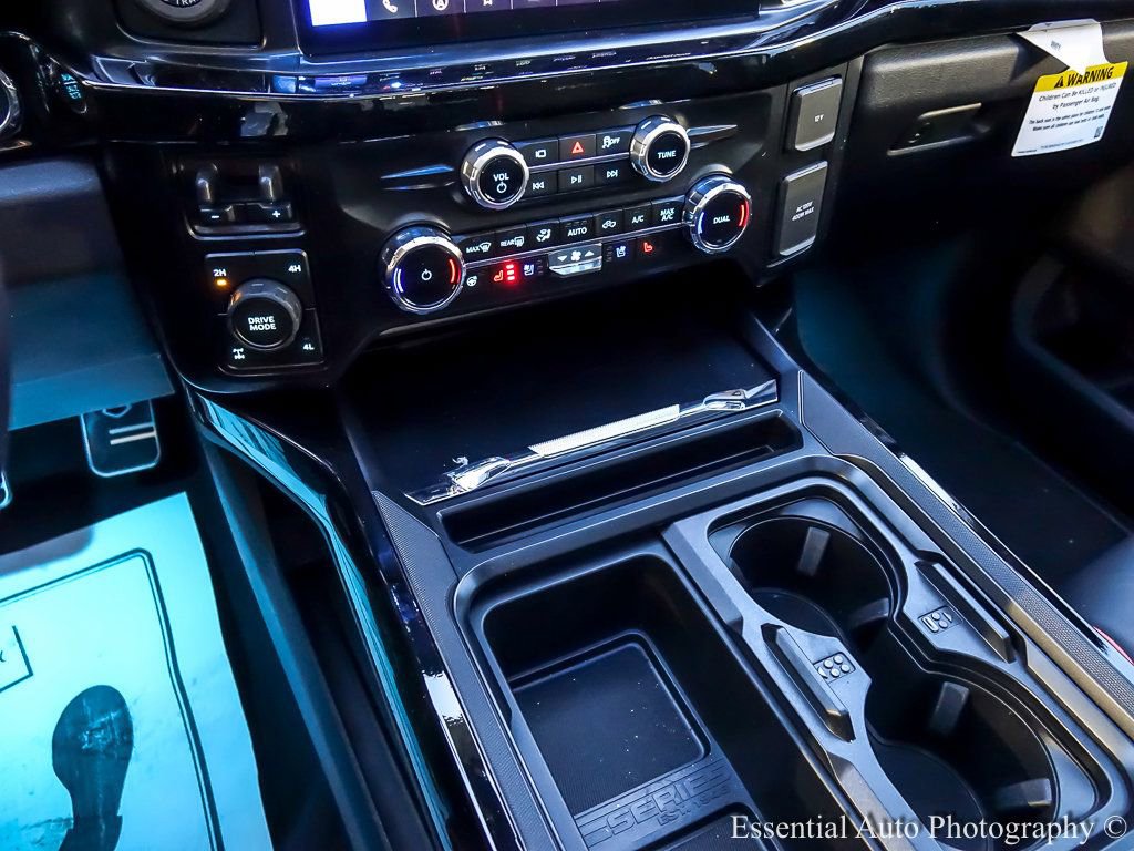 New 2026 Ford F250 Lariat w/ Black Appearance Package image 19