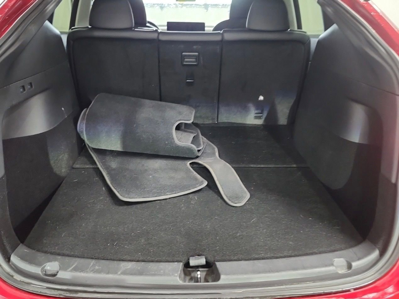 Used 2021 Tesla Model Y Long Range image 11