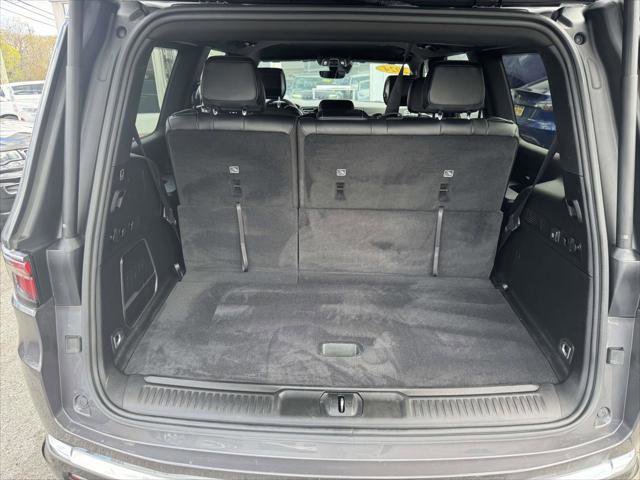 Certified 2024 Jeep Wagoneer Series II w/ Flexible Seating Group AWD/4WD image 16
