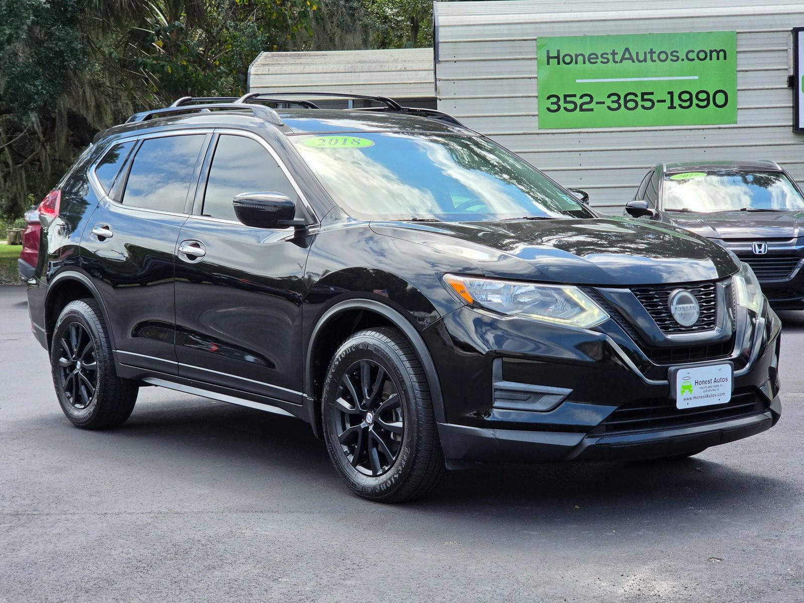 Used 2018 Nissan Rogue SV AWD/4WD image 3