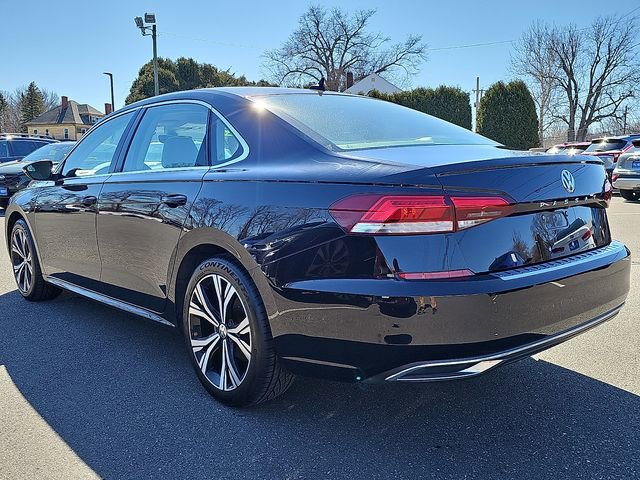 Used 2022 Volkswagen Passat 2.0T SE image 4