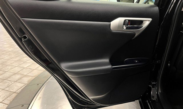 Used 2011 Lexus CT 200h Premium w/ Leather Pkg image 28