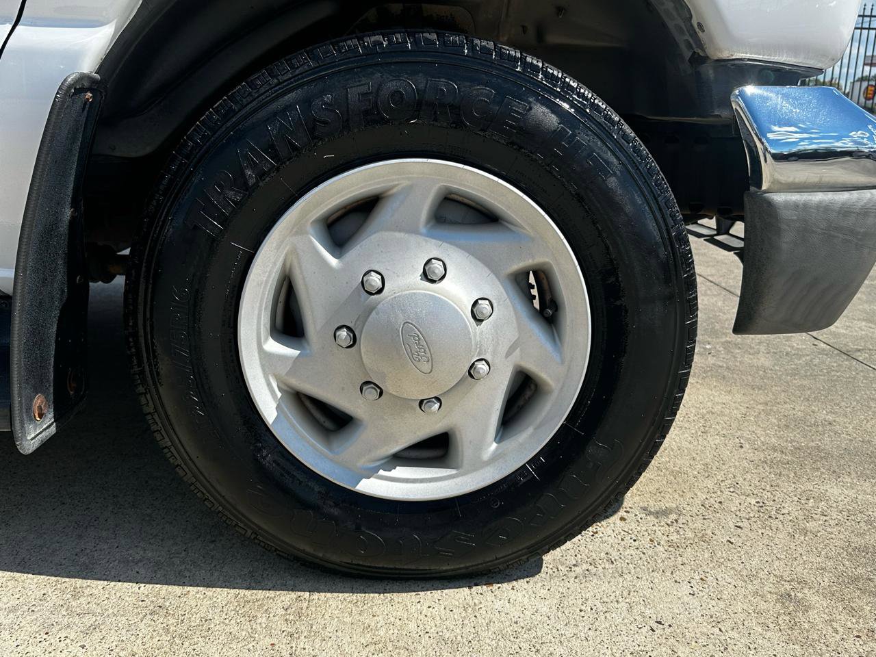 Used 2004 Ford E-250 and Econoline 250 Extended RWD image 69