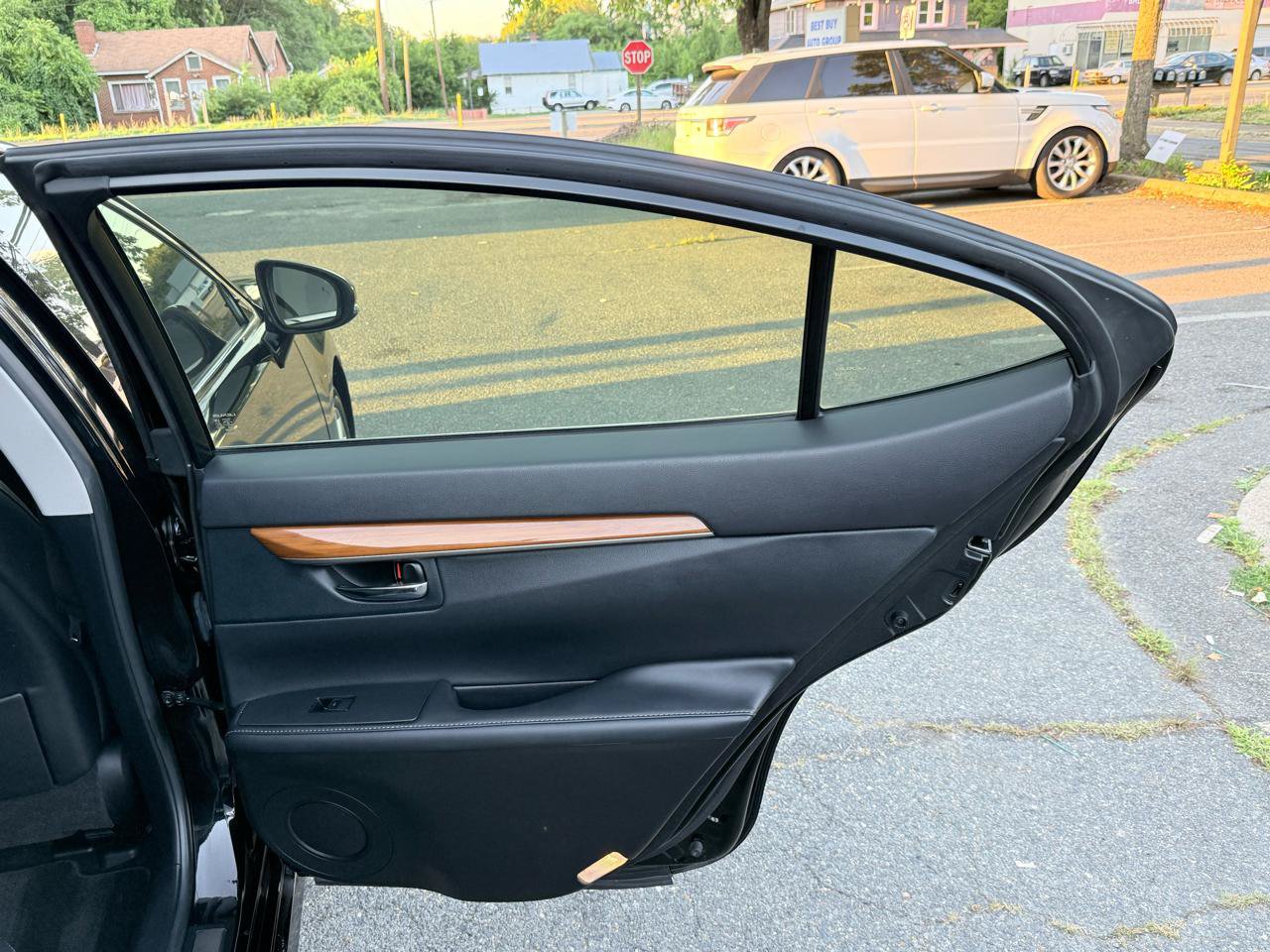 Used 2013 Lexus ES 300h w/ Luxury Pkg FWD image 14