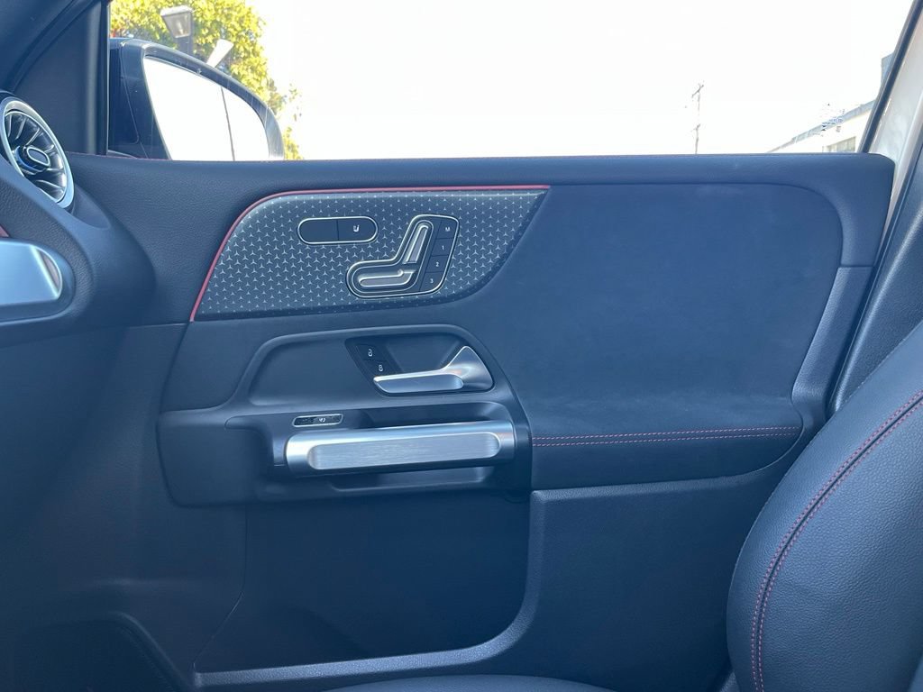 Used 2024 Mercedes-Benz EQB 250+ image 19