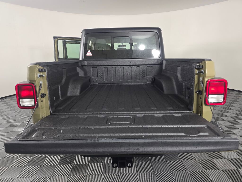 New 2026 Jeep Gladiator Sport image 13
