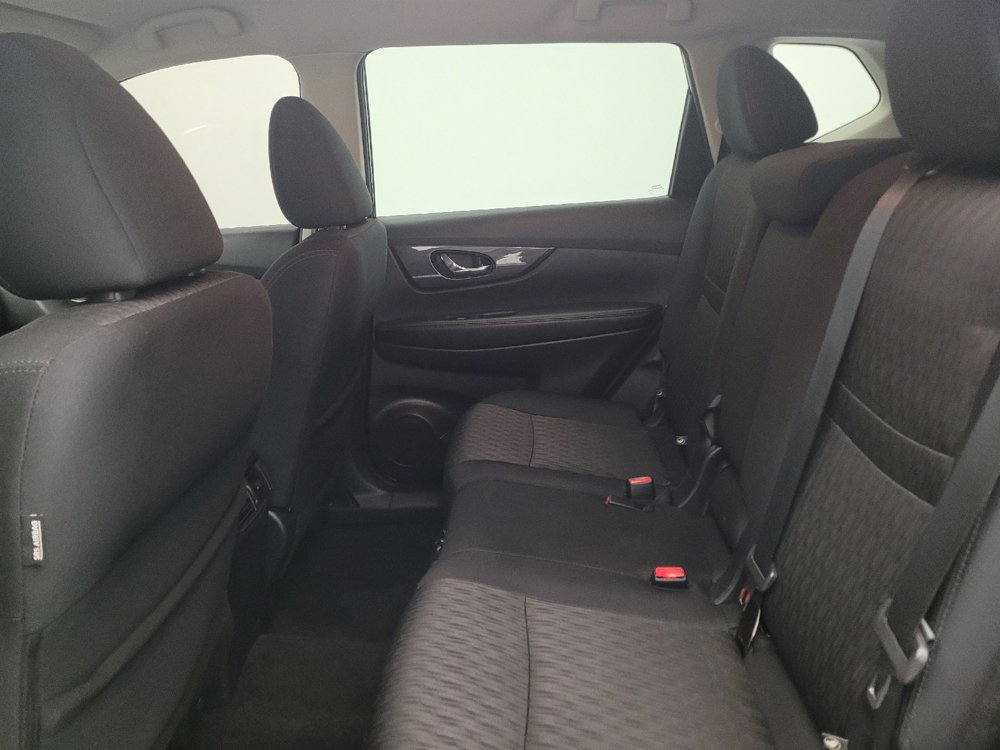 Used 2019 Nissan Rogue SV image 18
