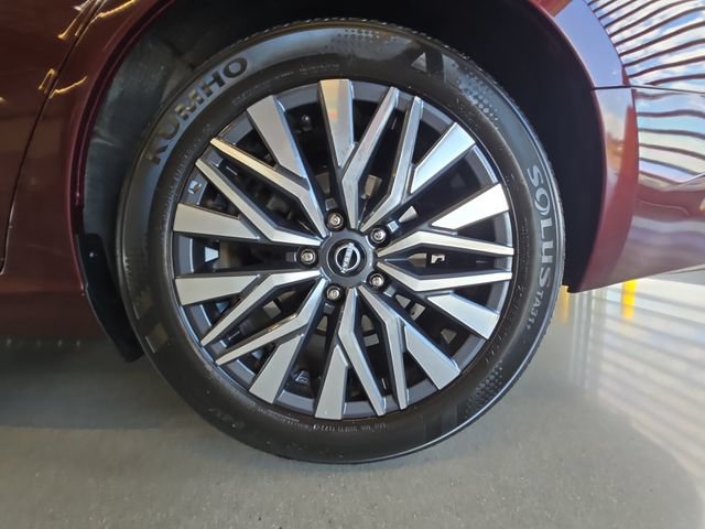 Used 2024 Nissan Altima 2.5 SV FWD image 26