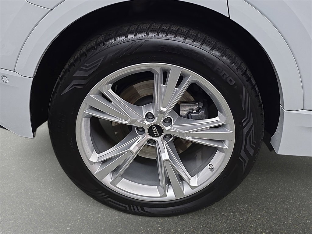 Used 2023 Audi Q8 Prestige w/ Prestige Package image 34