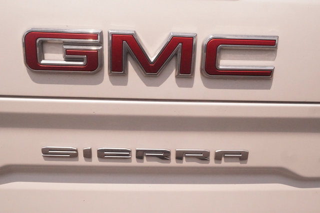 Used 2022 GMC Sierra 1500 SLT w/ SLT Premium Plus Package AWD/4WD image 40