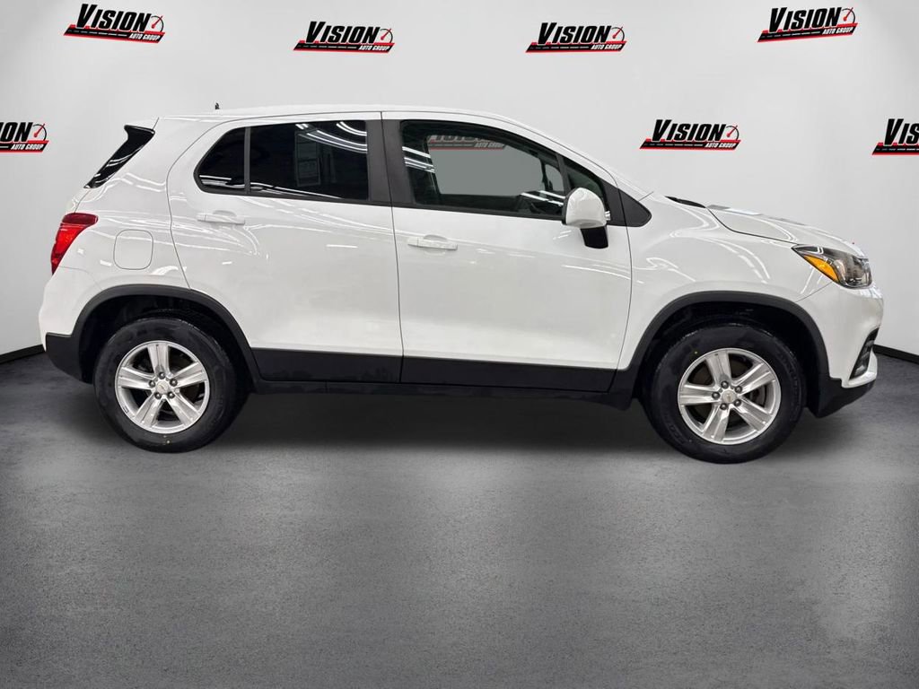 Used 2018 Chevrolet Trax LS image 4