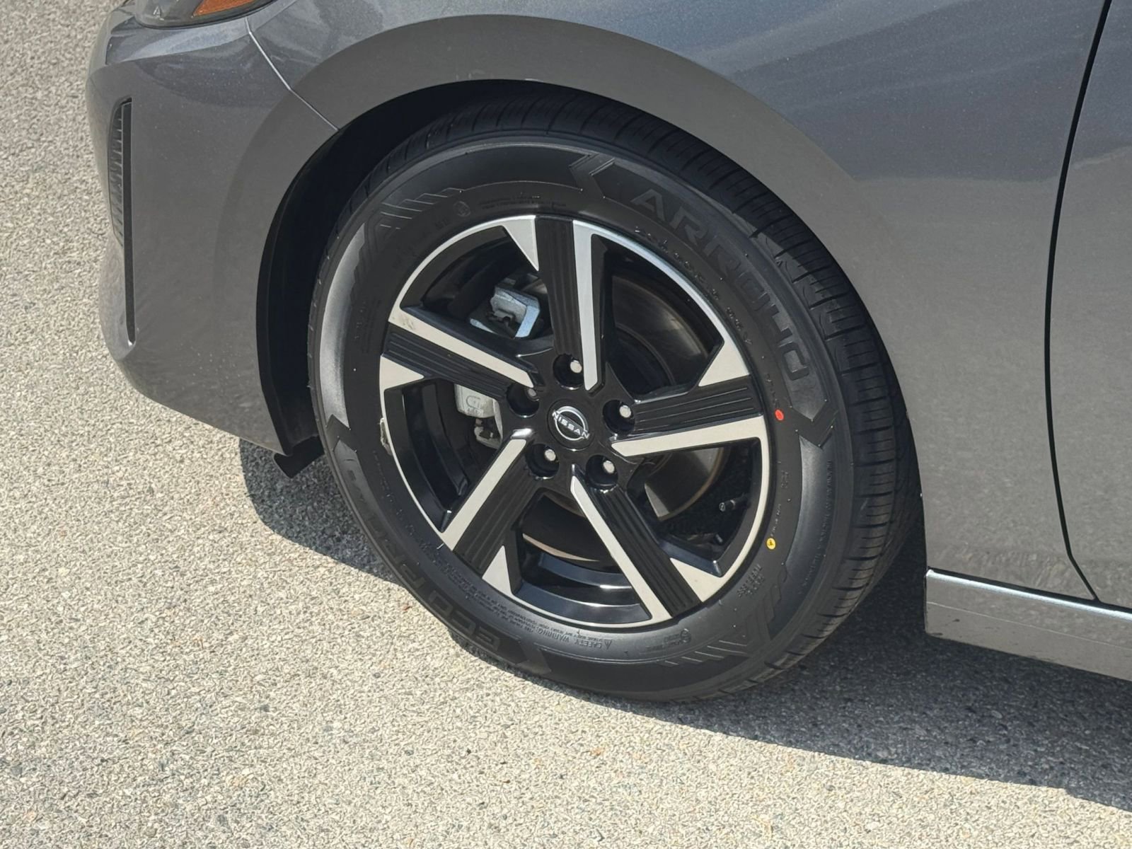 Used 2025 Nissan Sentra SV FWD image 29