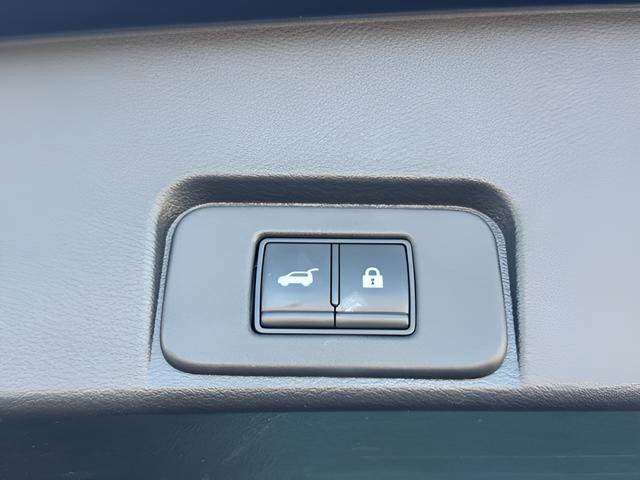 Used 2022 Nissan Rogue SV w/ SV Premium Package image 25