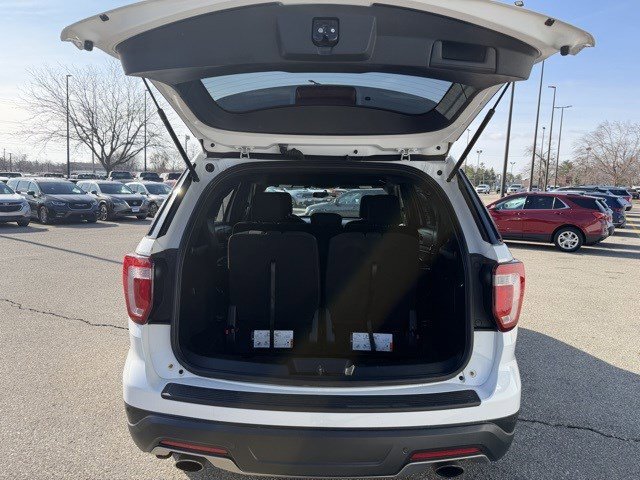 Used 2018 Ford Explorer XLT AWD/4WD image 19