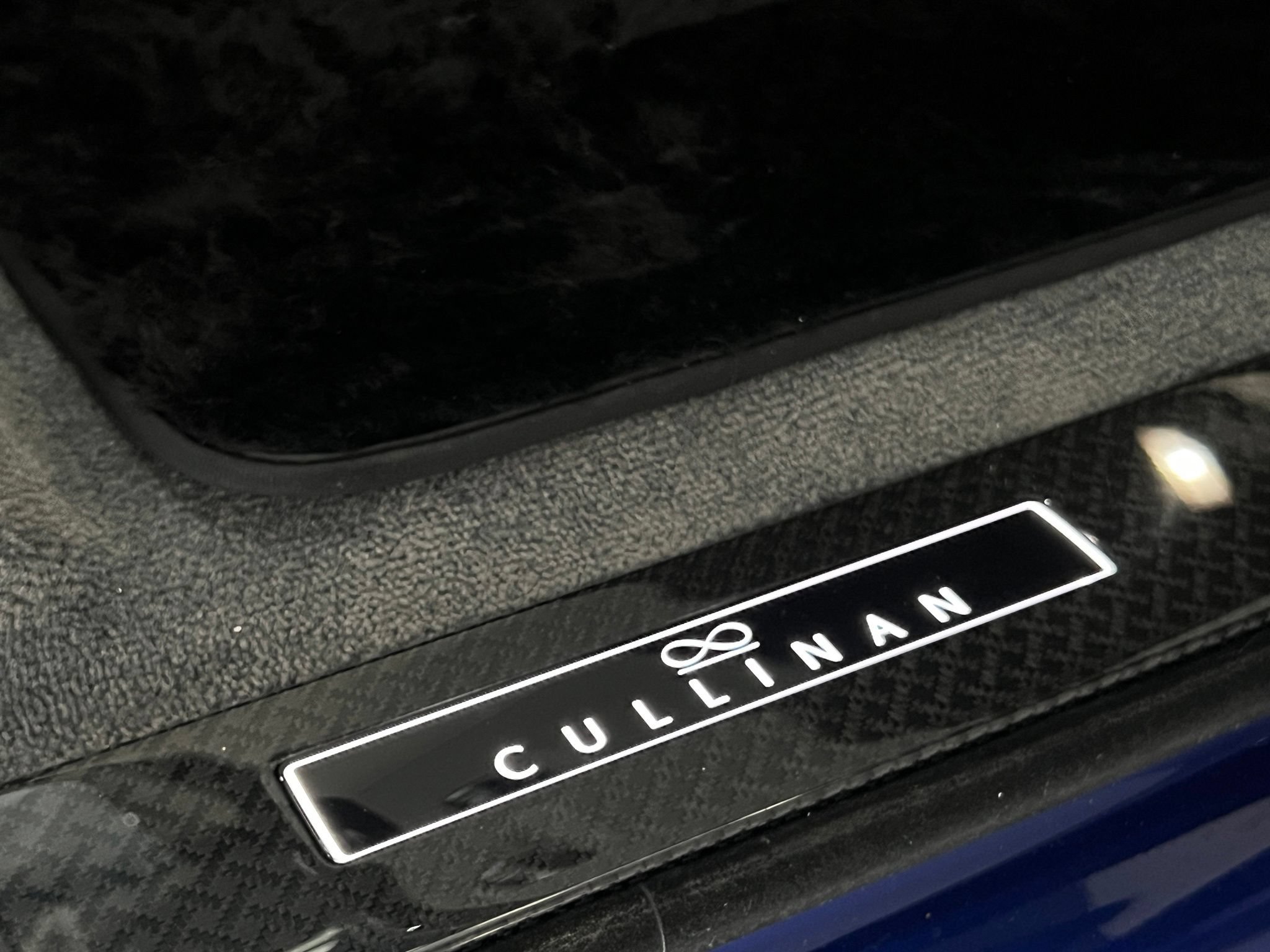 Used 2024 Rolls-Royce Cullinan Black Badge w/ Dark Exterior Package AWD/4WD image 15