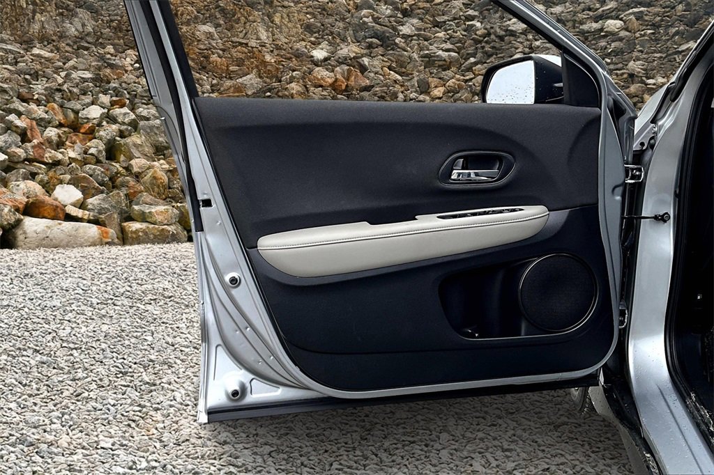 Used 2021 Honda HR-V LX image 21