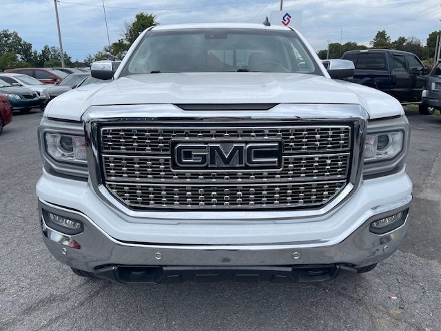 Used 2018 GMC Sierra 1500 SLT w/ SLT Premium Package image 2