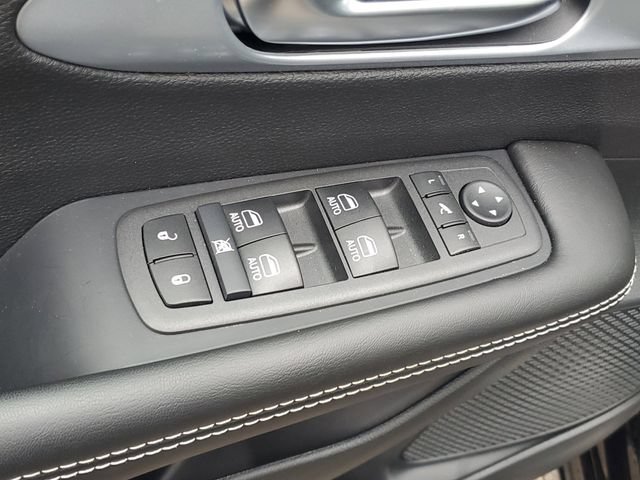 New 2026 Chrysler Pacifica Limited w/ S Appearance Package AWD/4WD image 17