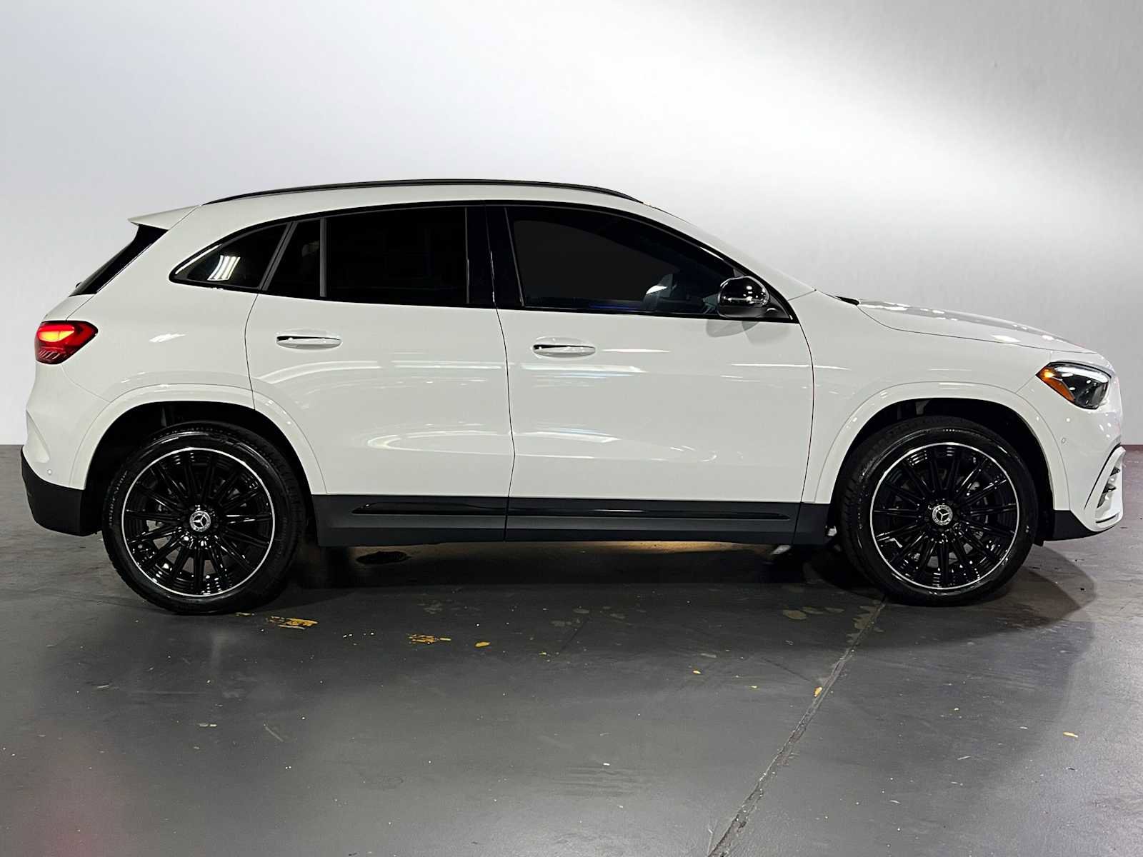 Certified 2025 Mercedes-Benz GLA 250 4MATIC image 8