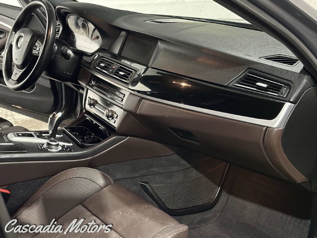 Used 2013 BMW M5 image 21