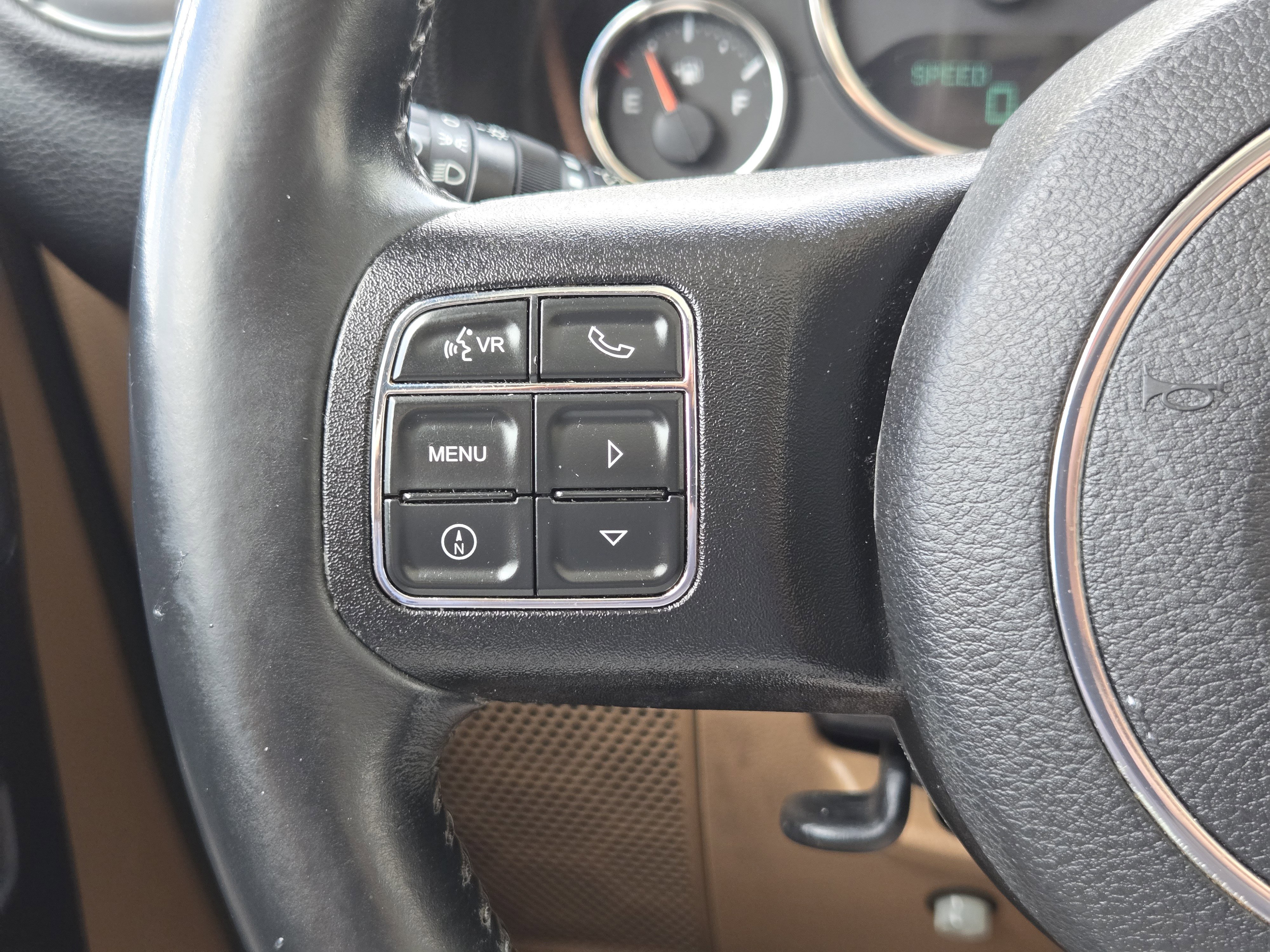 Used 2015 Jeep Wrangler Unlimited Sahara w/ Connectivity Group AWD/4WD image 26
