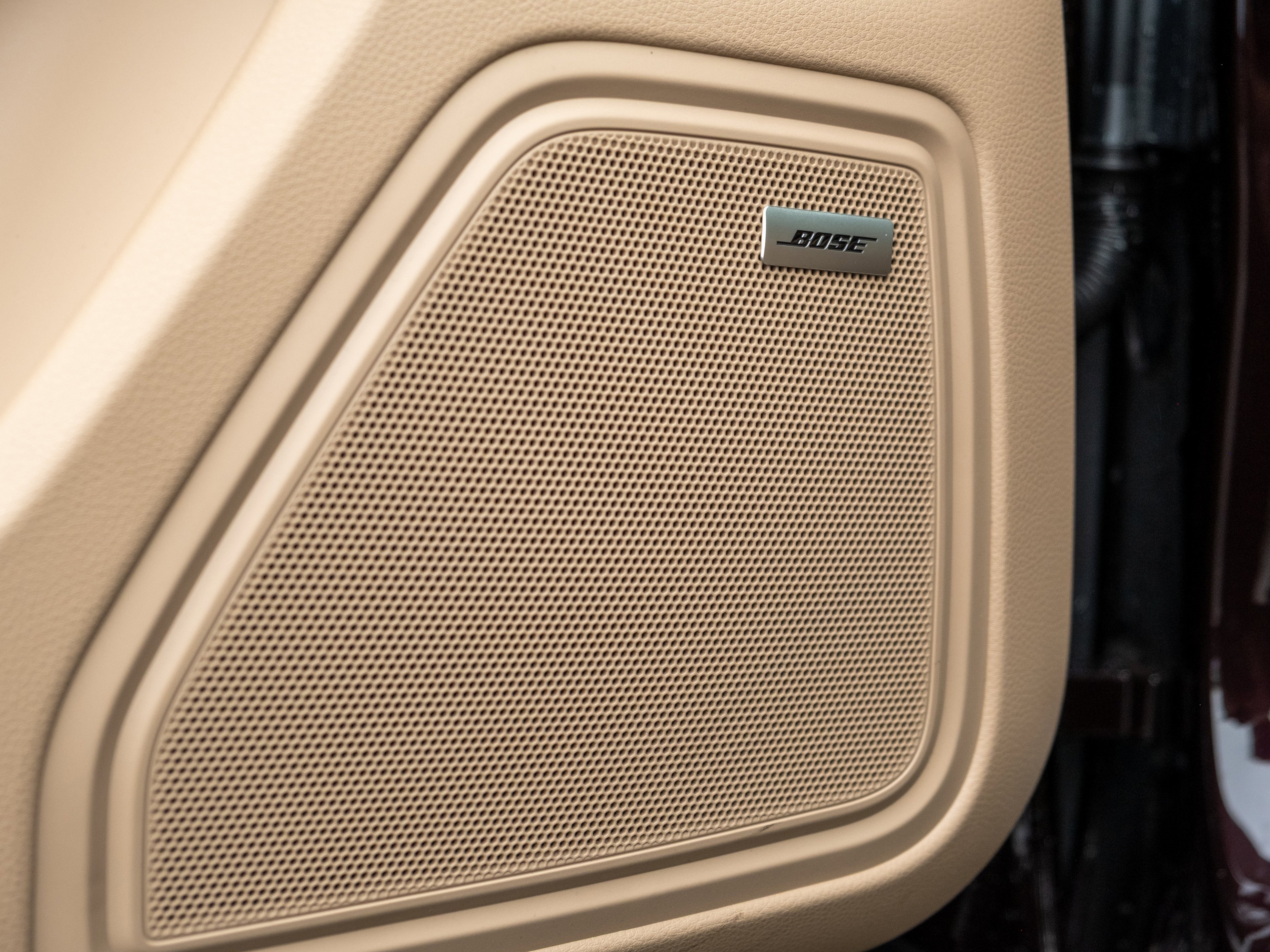 Certified 2025 Porsche Macan image 16