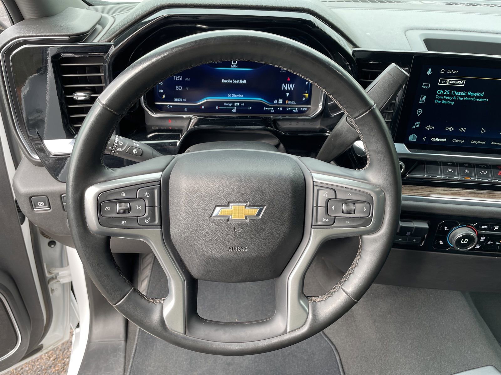 Used 2025 Chevrolet Silverado 1500 LT image 15