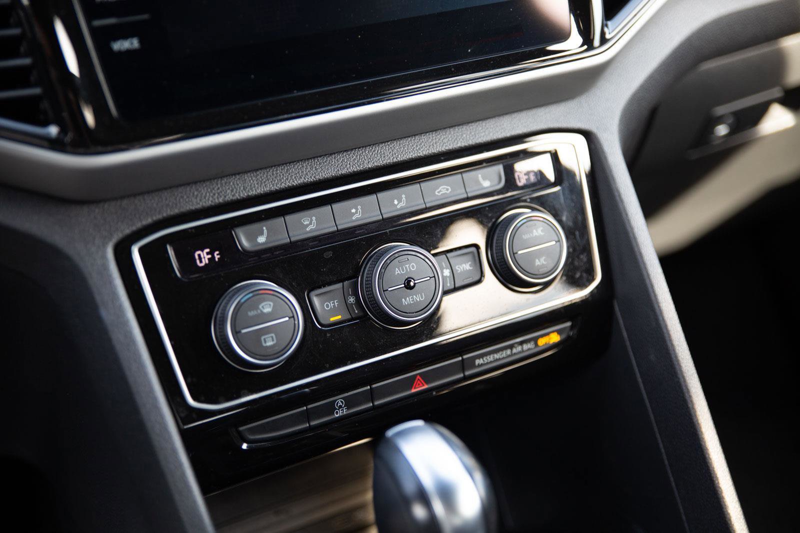 Used 2022 Volkswagen Atlas Cross Sport SE image 14