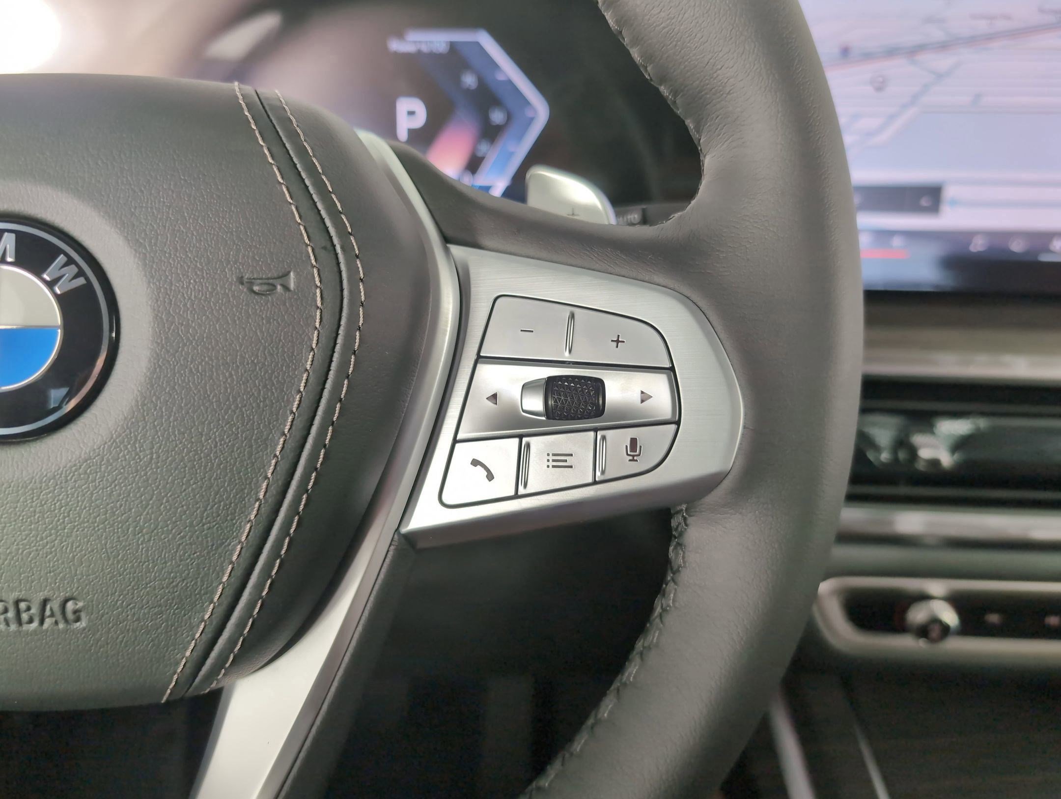 Used 2026 BMW X7 xDrive40i w/ Premium Package image 25