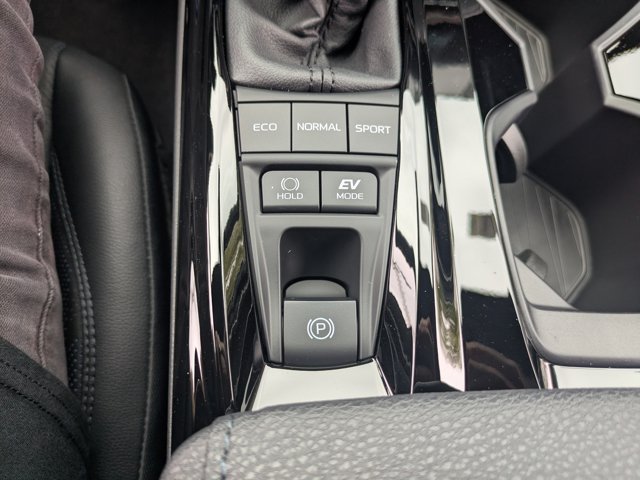 New 2026 Toyota Camry Hybrid AWD/4WD image 28