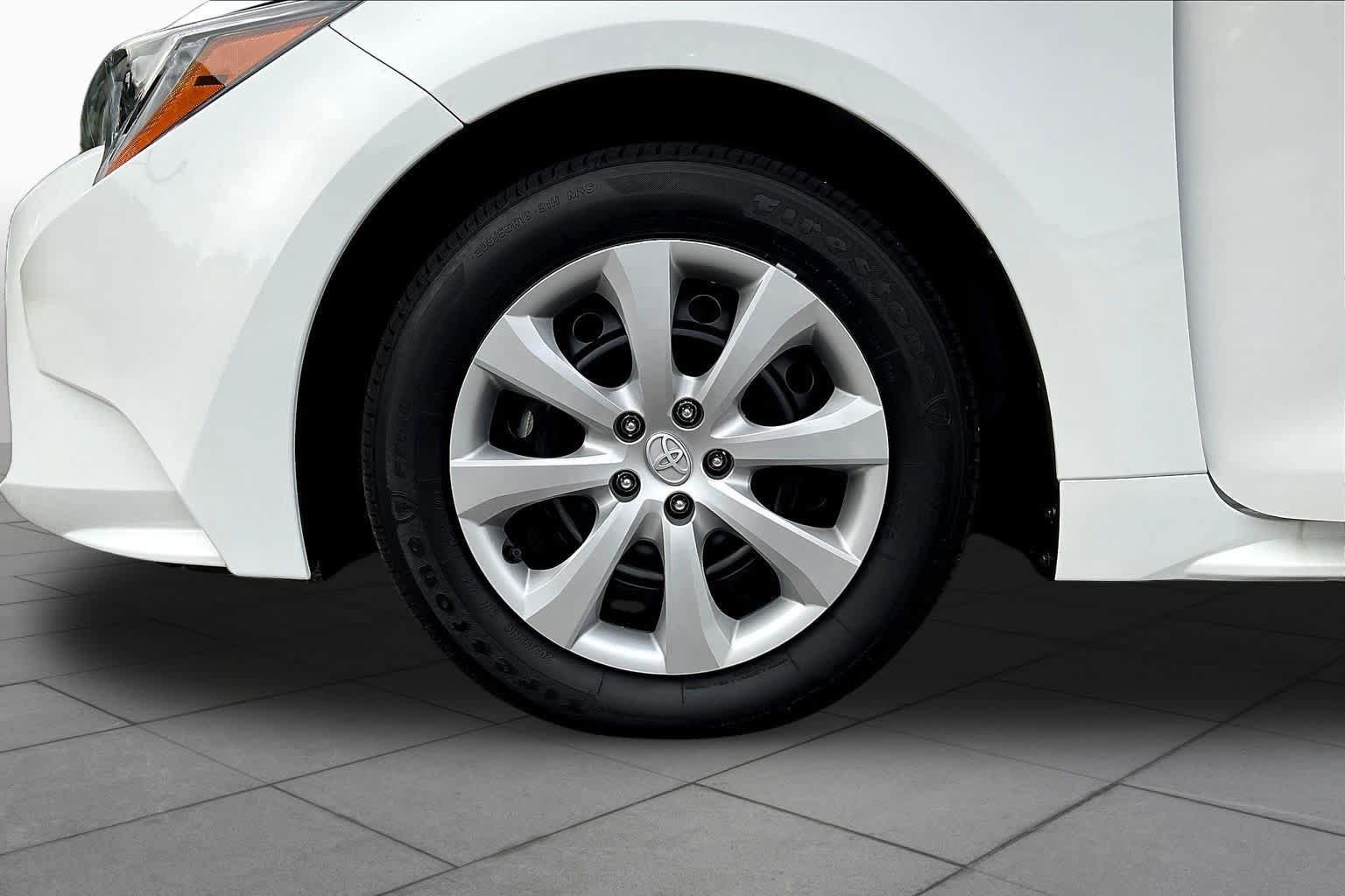 Used 2026 Toyota Corolla LE FWD image 21