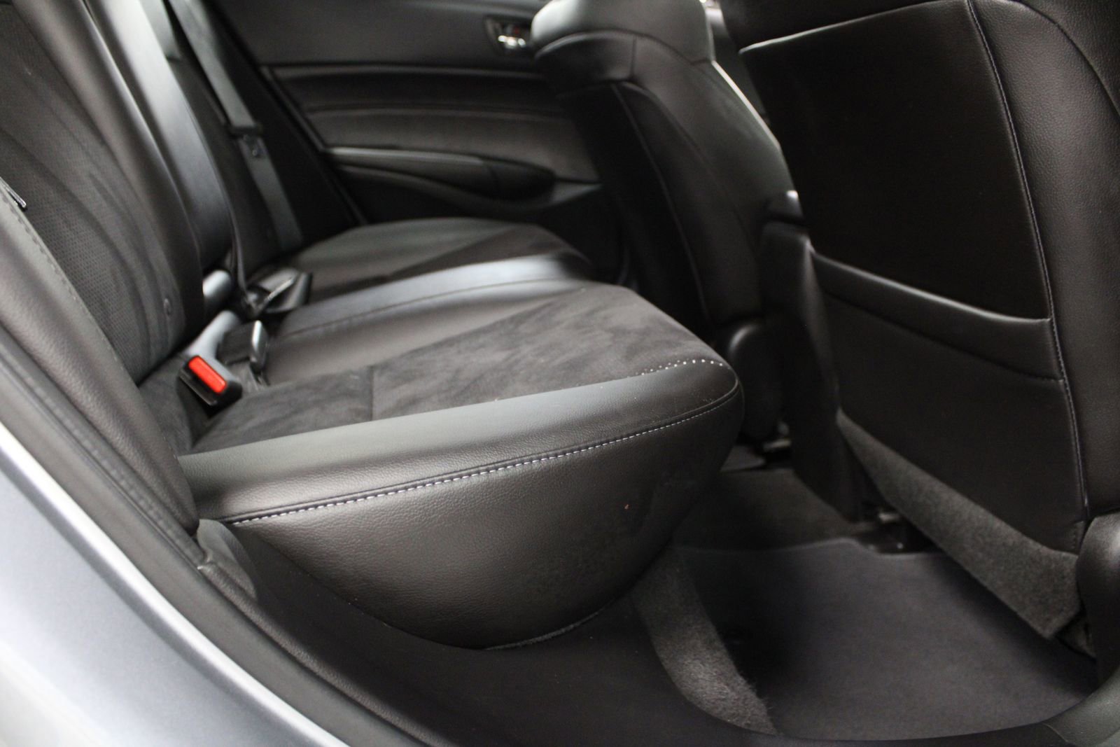 Used 2017 Acura ILX w/ Technology Plus & A-SPEC image 13