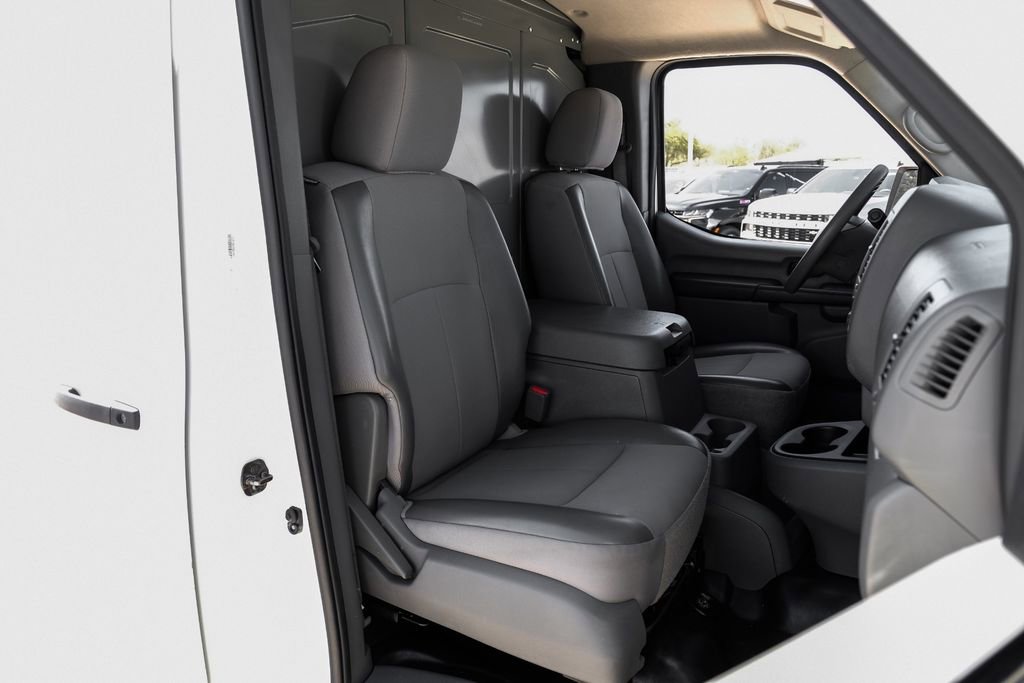 Used 2017 Nissan NV 2500 SV image 27