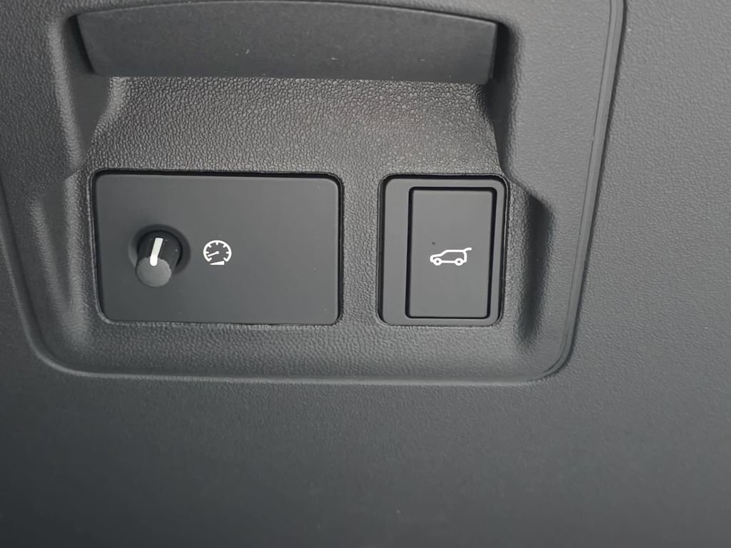 New 2026 Land Rover Range Rover Velar S image 28