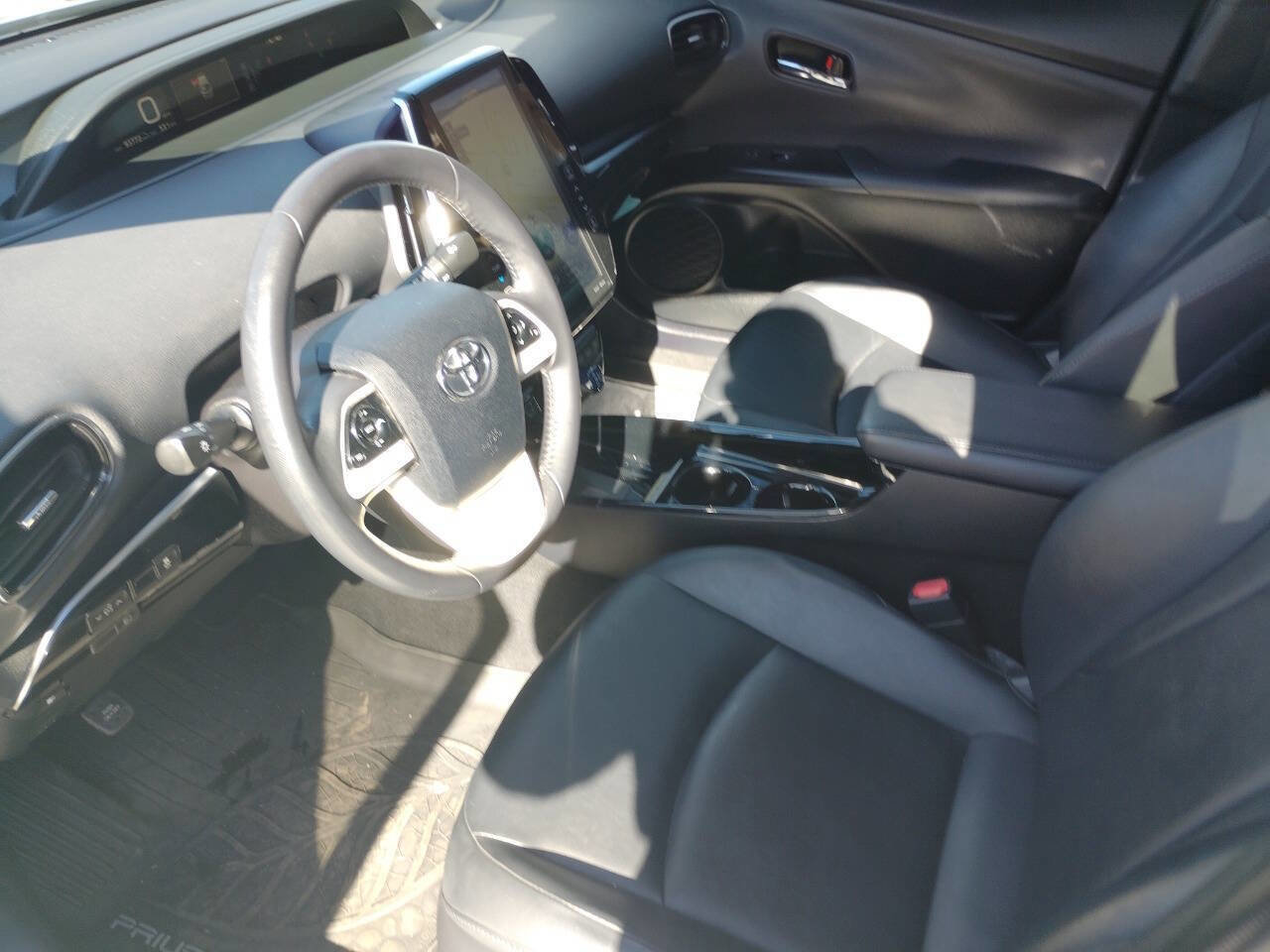 Used 2017 Toyota Prius Prime Plus image 3