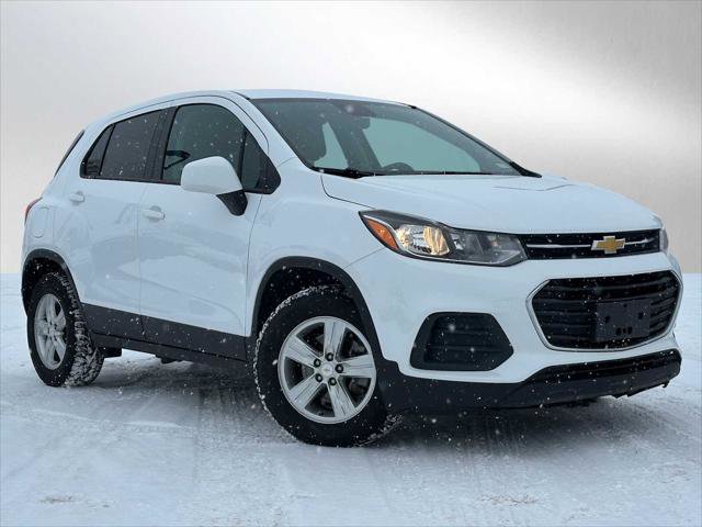 Used 2022 Chevrolet Trax LS w/ Tint and Cruise Package image 1
