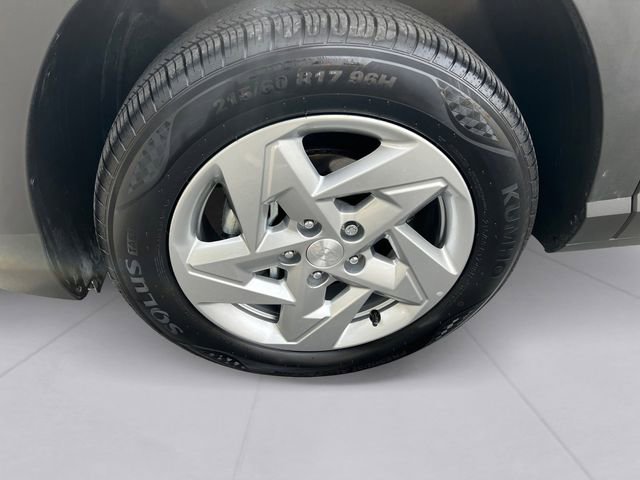 Used 2025 Hyundai Kona SE image 9