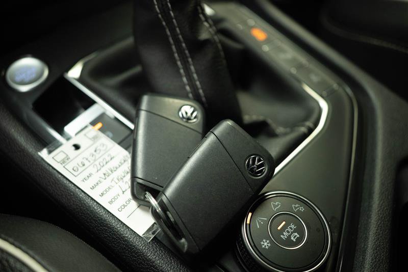 Used 2022 Volkswagen Tiguan SEL R-Line AWD/4WD image 26